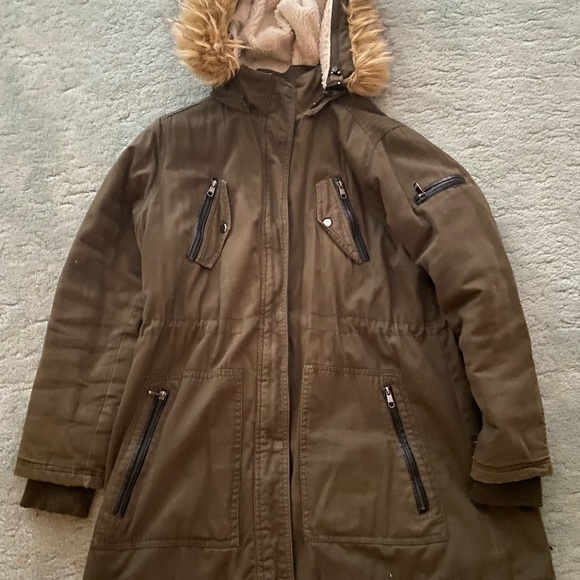 Dress Barn Women’s XL Forest Green Winter Coat with Faux Fur Hood - Picture 3 of 10